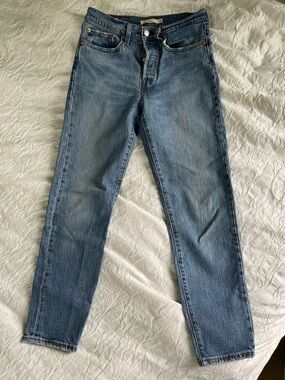 Levi’s Wedgie high rise button fly Mom jeans